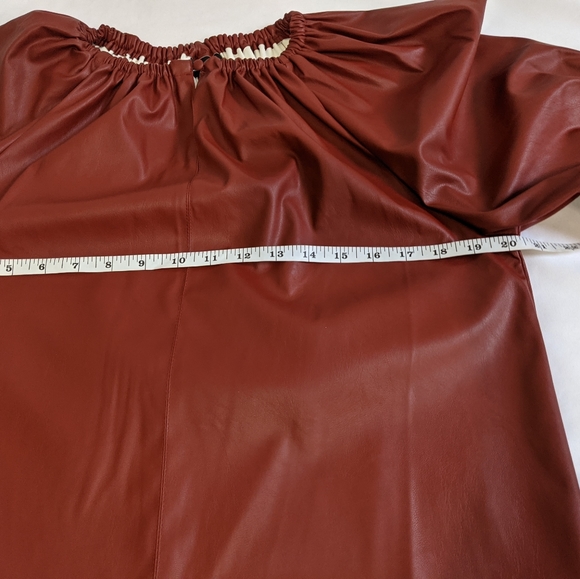 Who What Wear Faux Leather Balloon Sleeve Top - Picture 9 of 11